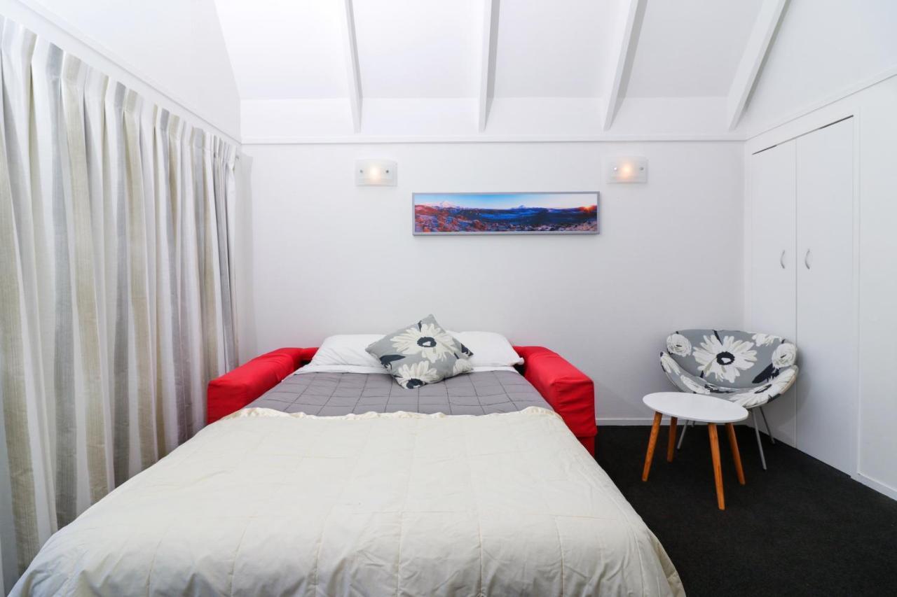 Gables Lakefront Resort Таупо Екстер'єр фото