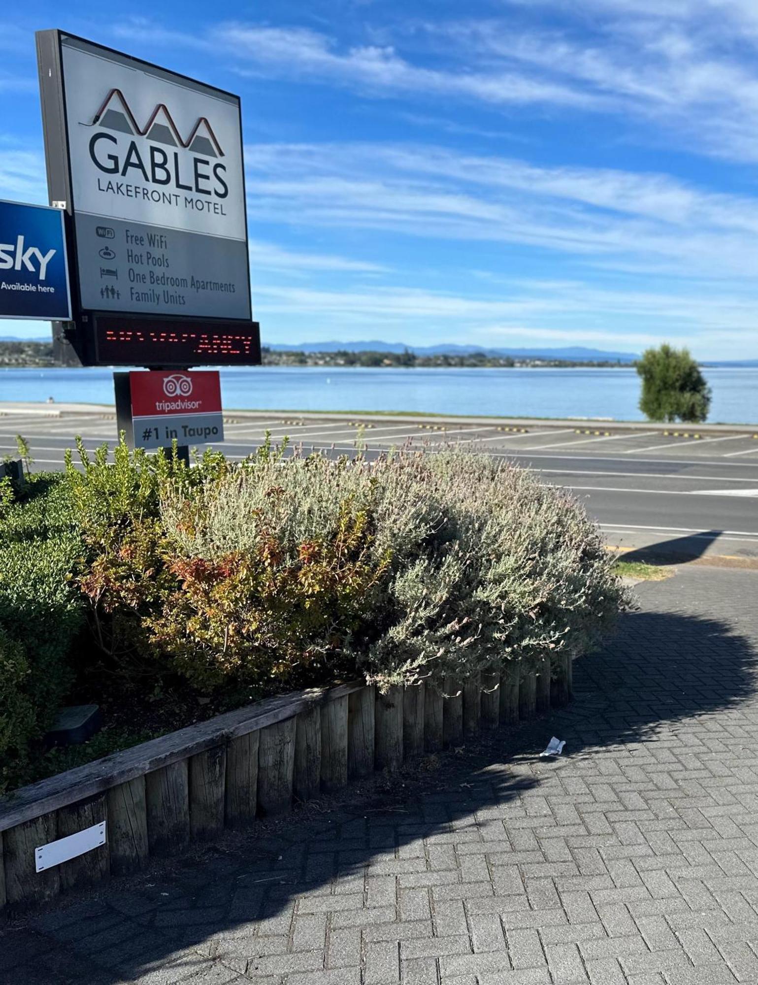 Gables Lakefront Resort Таупо Екстер'єр фото