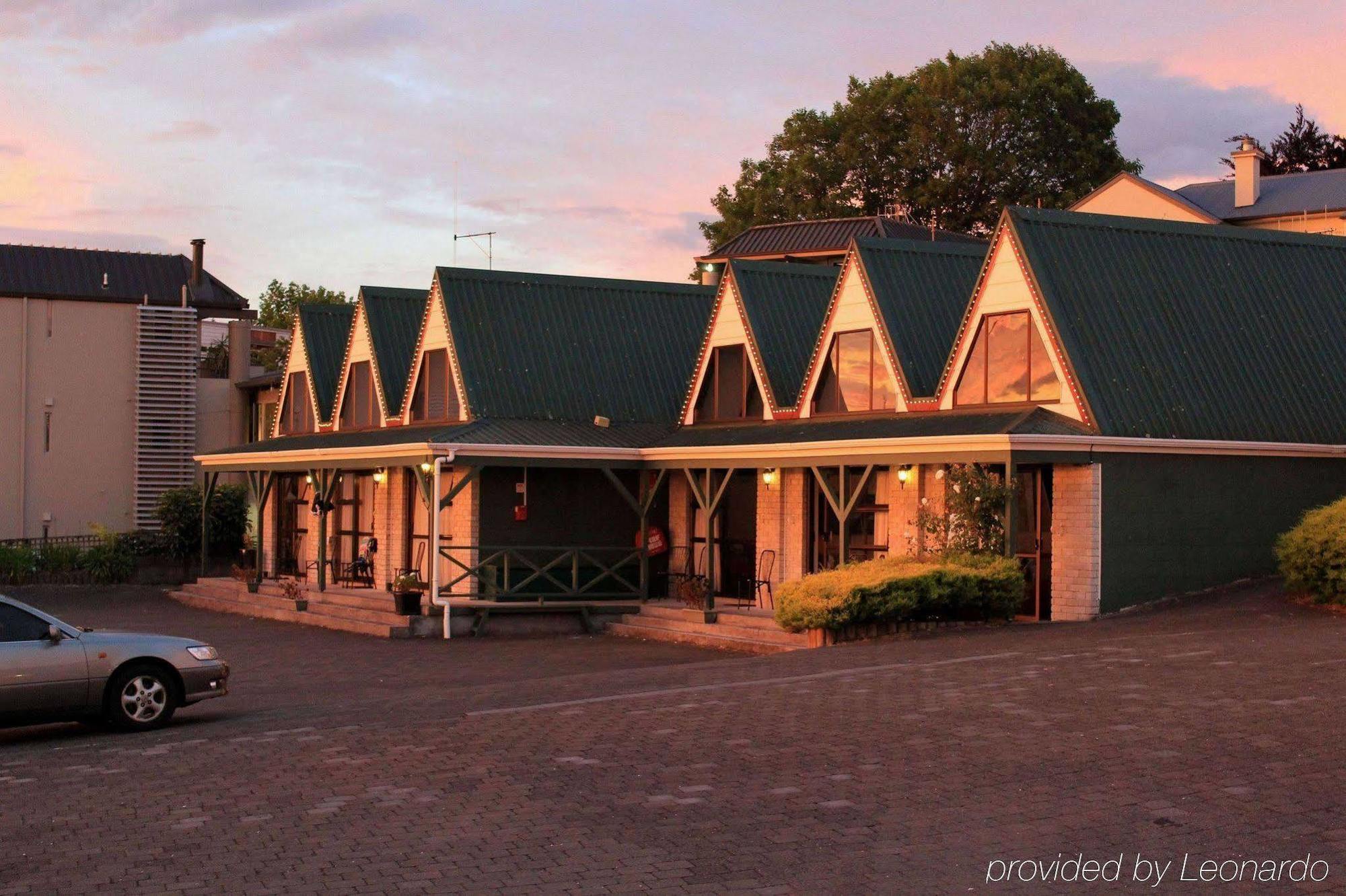 Gables Lakefront Resort Таупо Екстер'єр фото
